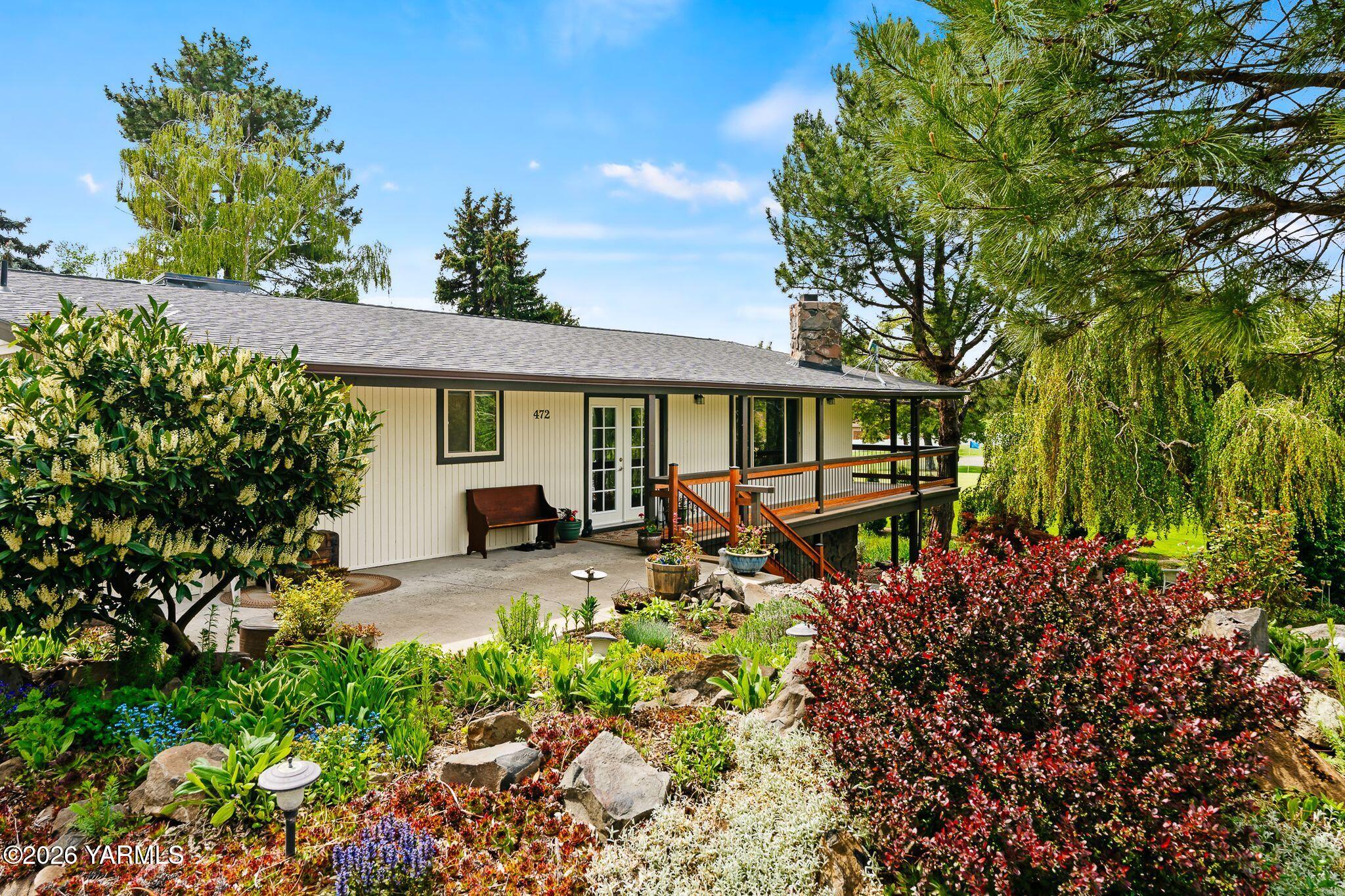 472 Vista Ln