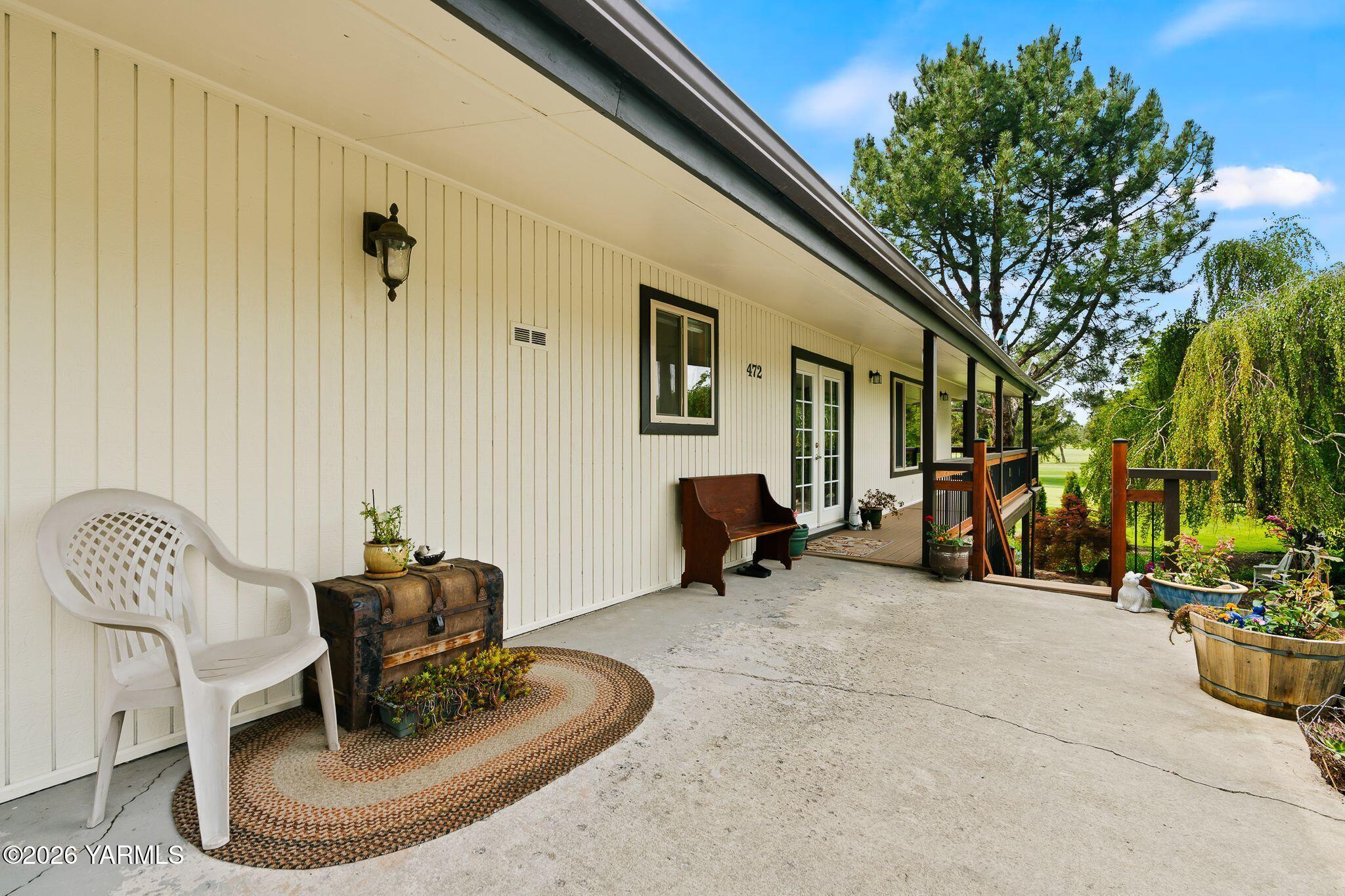 472 Vista Ln