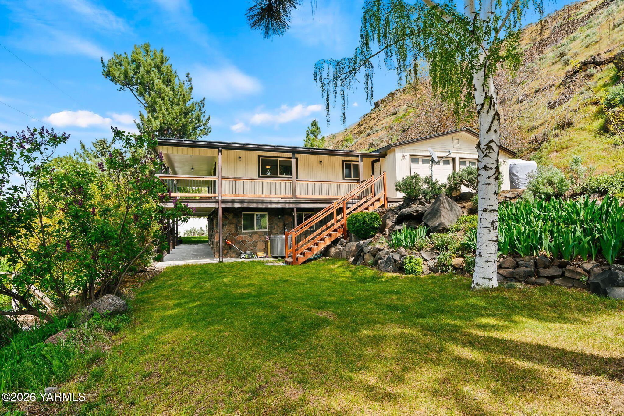 472 Vista Ln