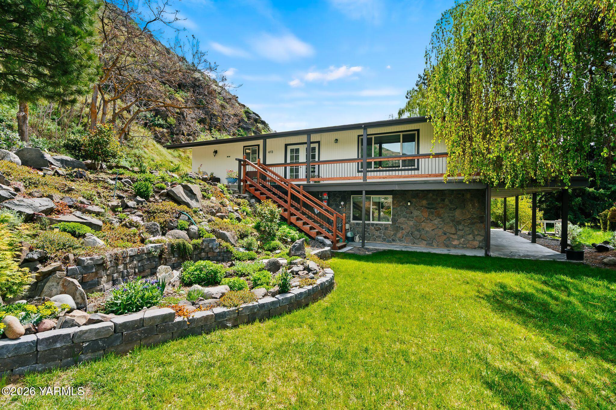 472 Vista Ln
