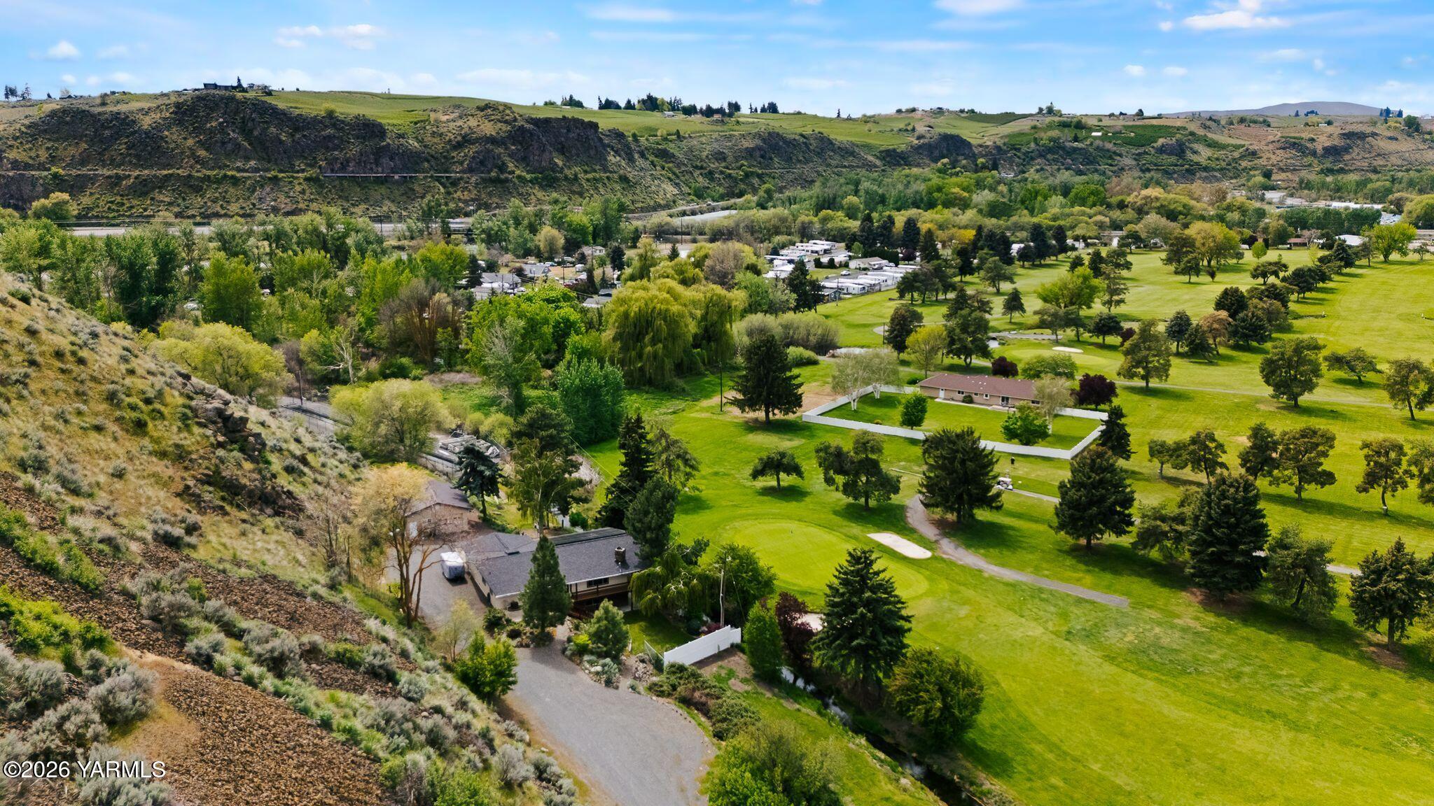 472 Vista Ln