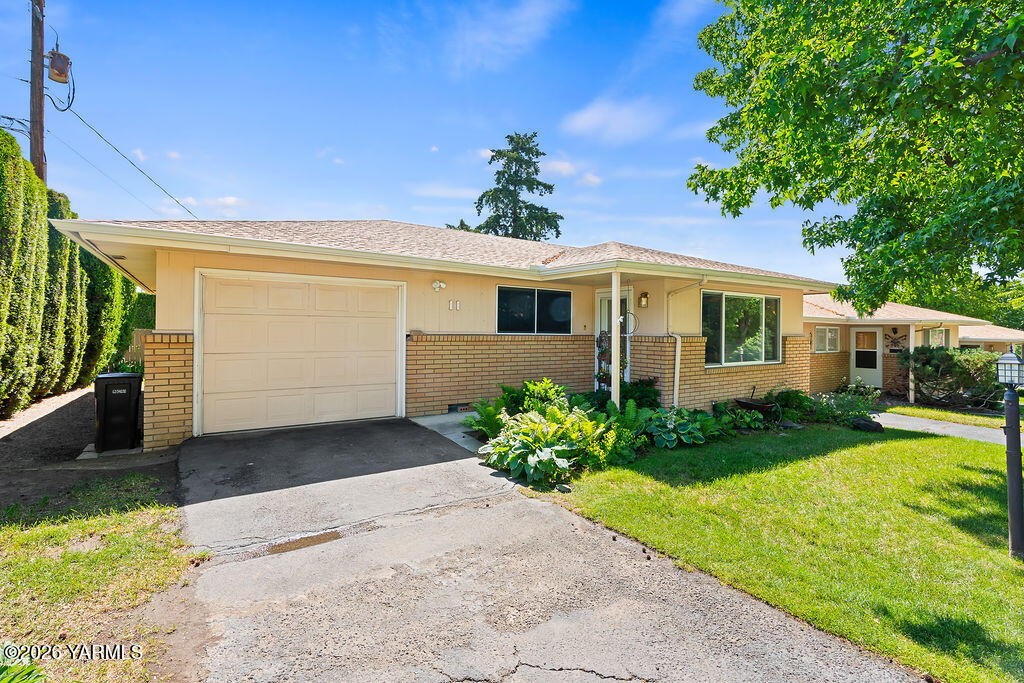 7610 Summitview Ave Unit: 11