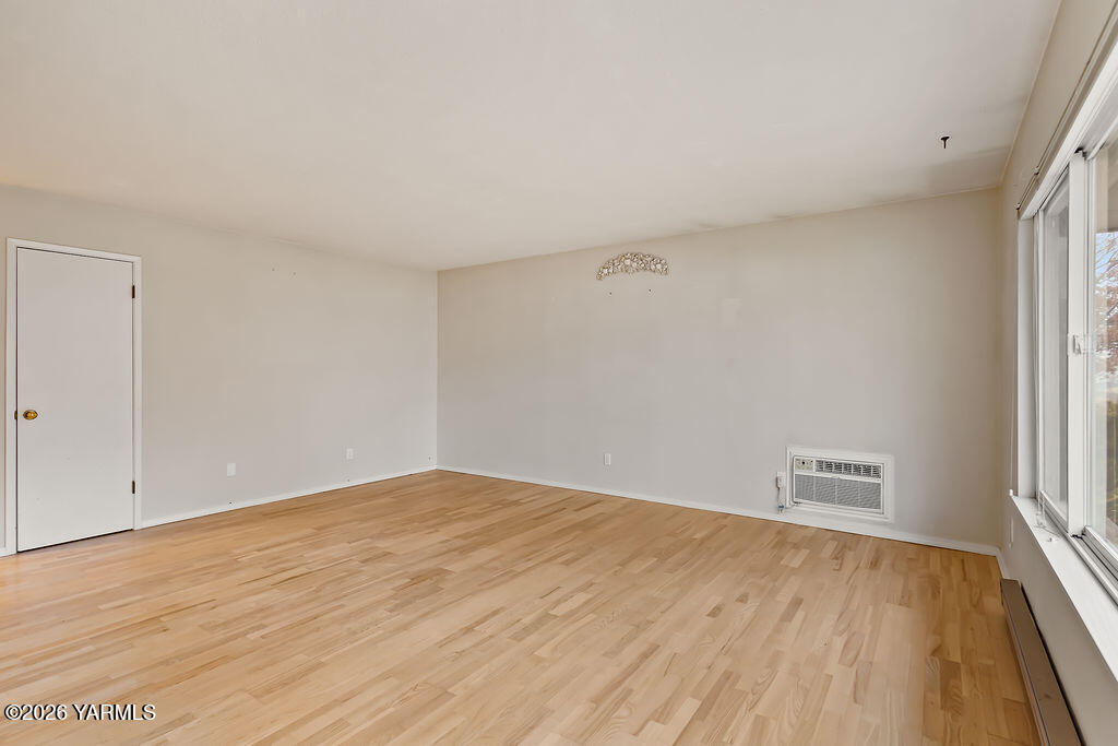 7610 Summitview Ave Unit: 11