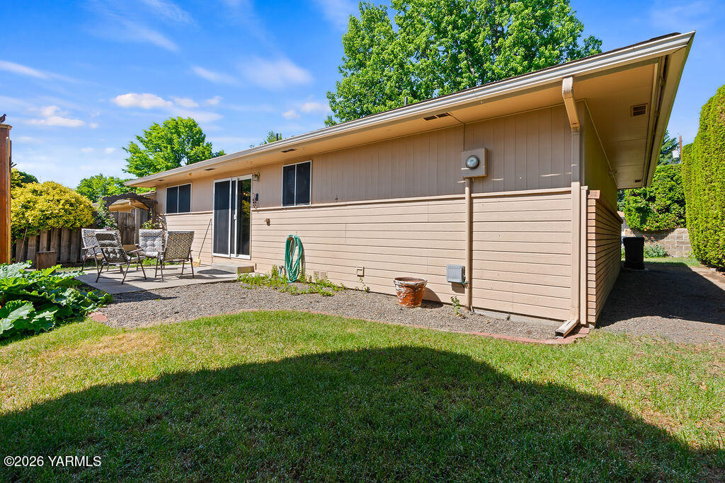 7610 Summitview Ave Unit: 11