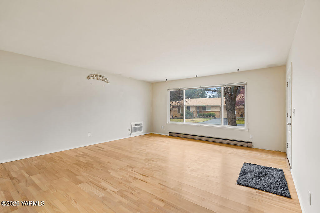 7610 Summitview Ave Unit: 11