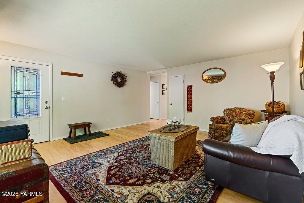 7610 Summitview Ave Unit: 11