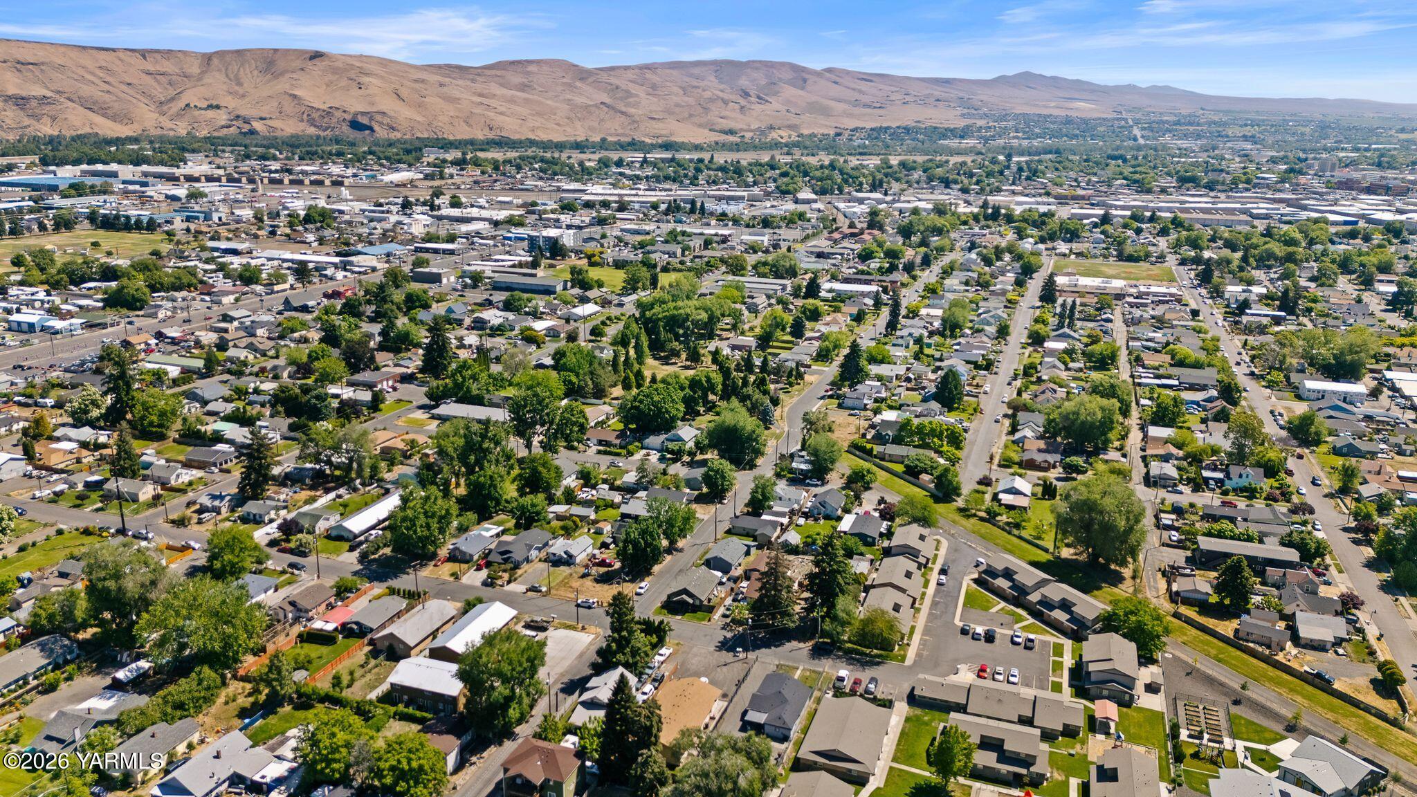 706 N 15th Ave