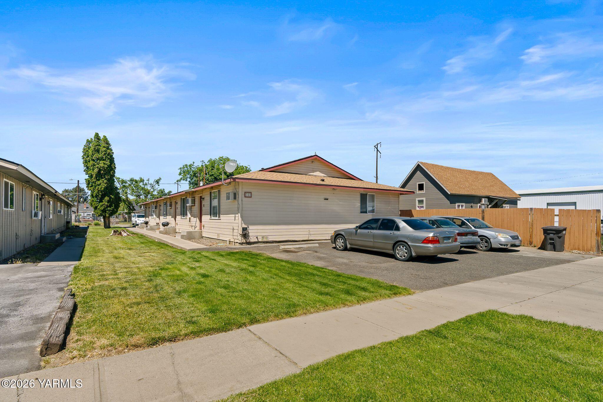 722 N 3rd Ave