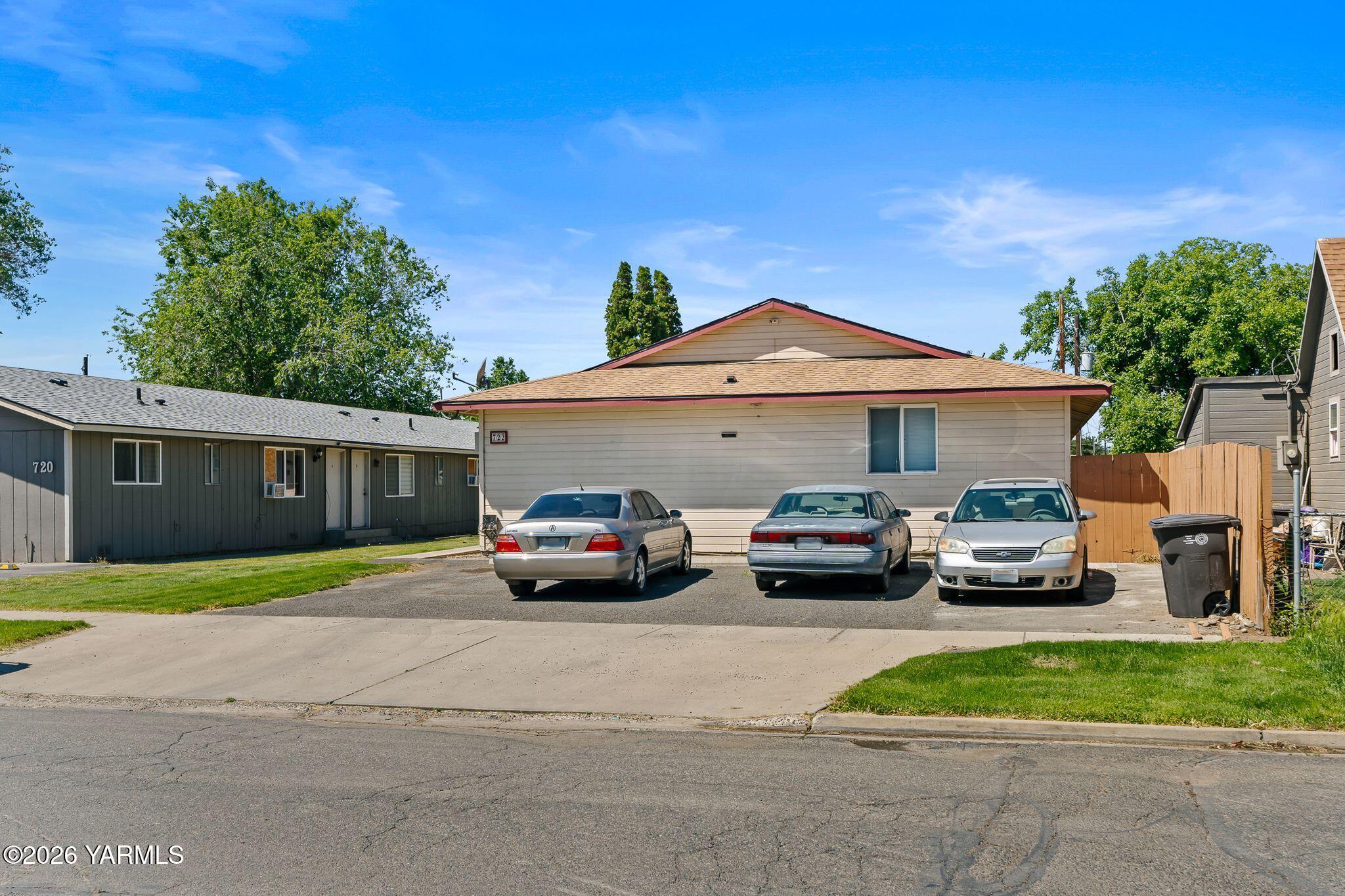 722 N 3rd Ave