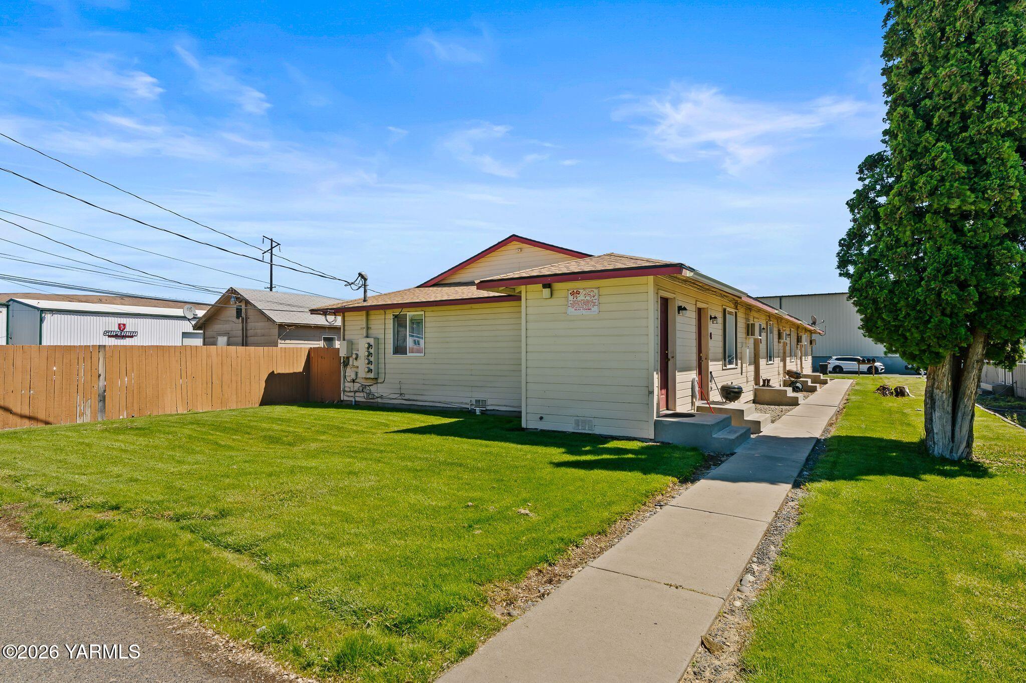 722 N 3rd Ave