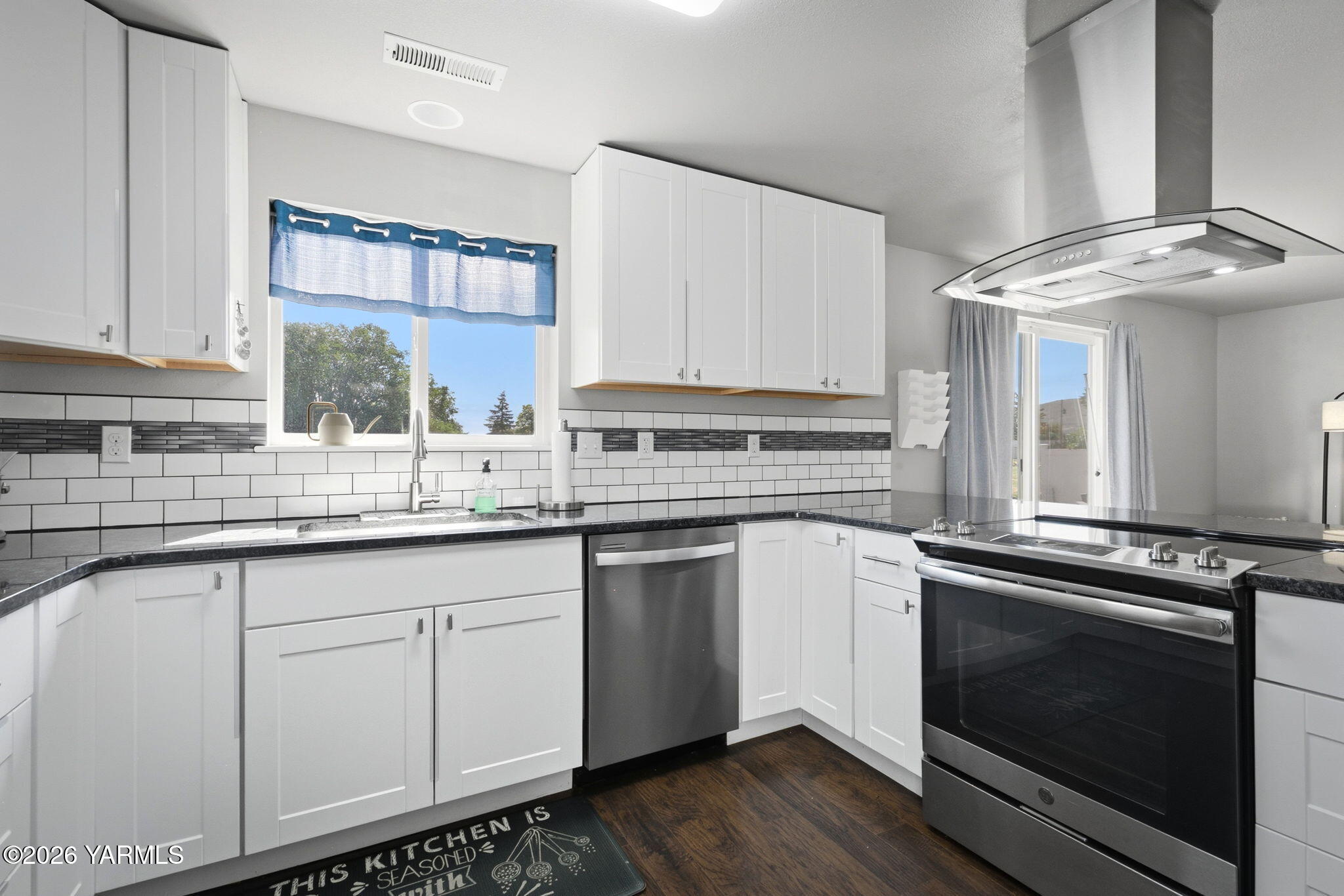 2013 S 54th Ave