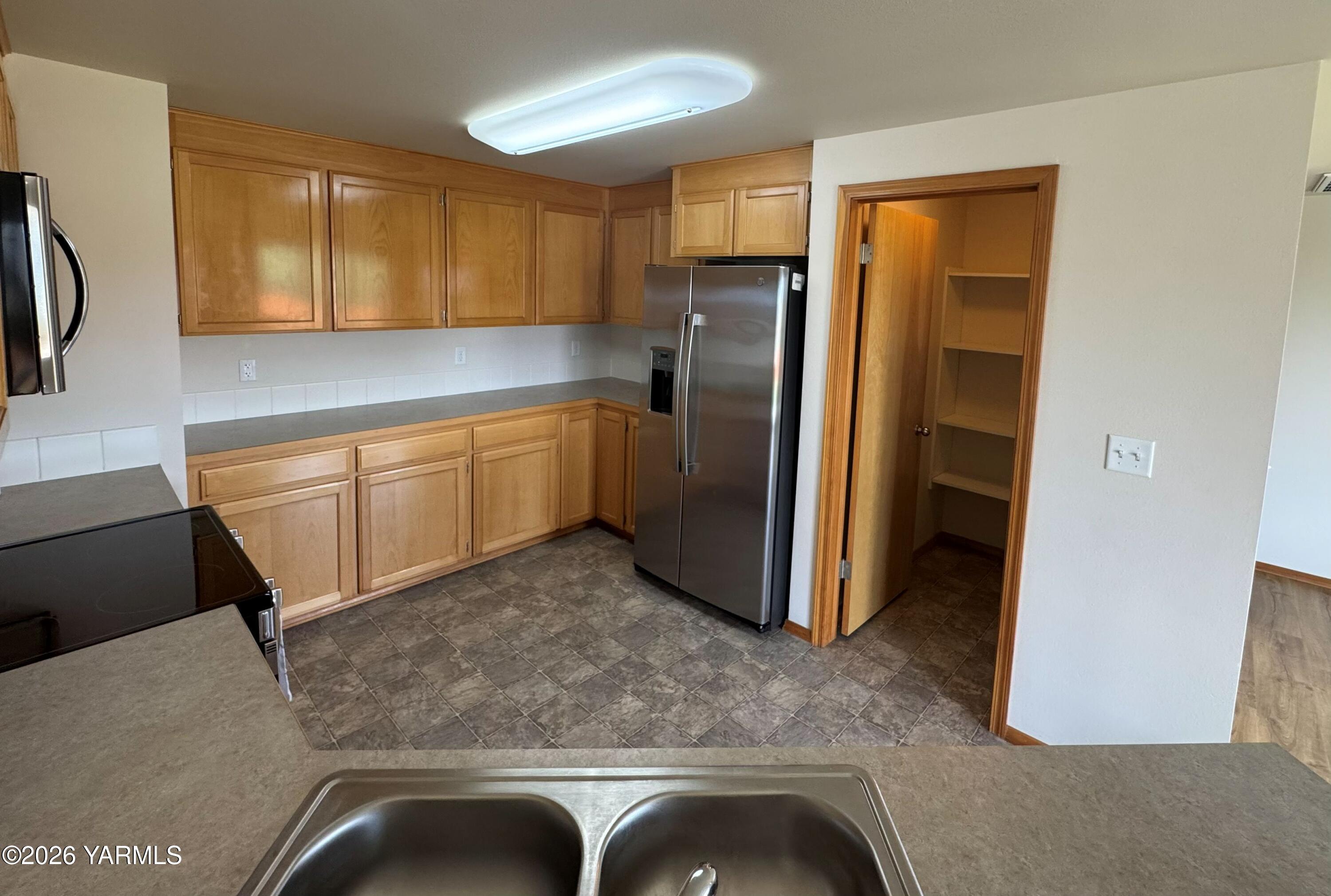 1609 W Naches Ave