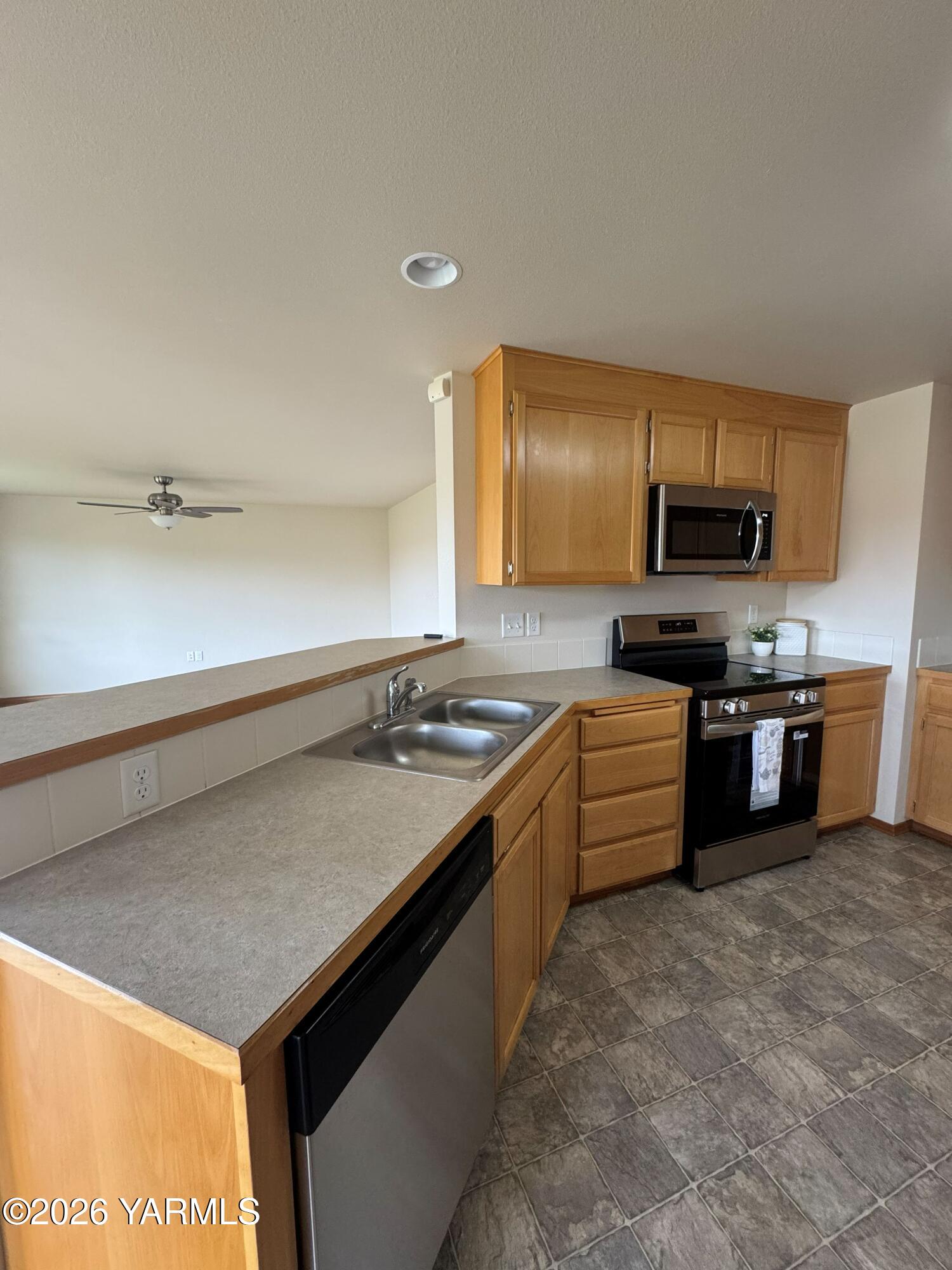 1609 W Naches Ave