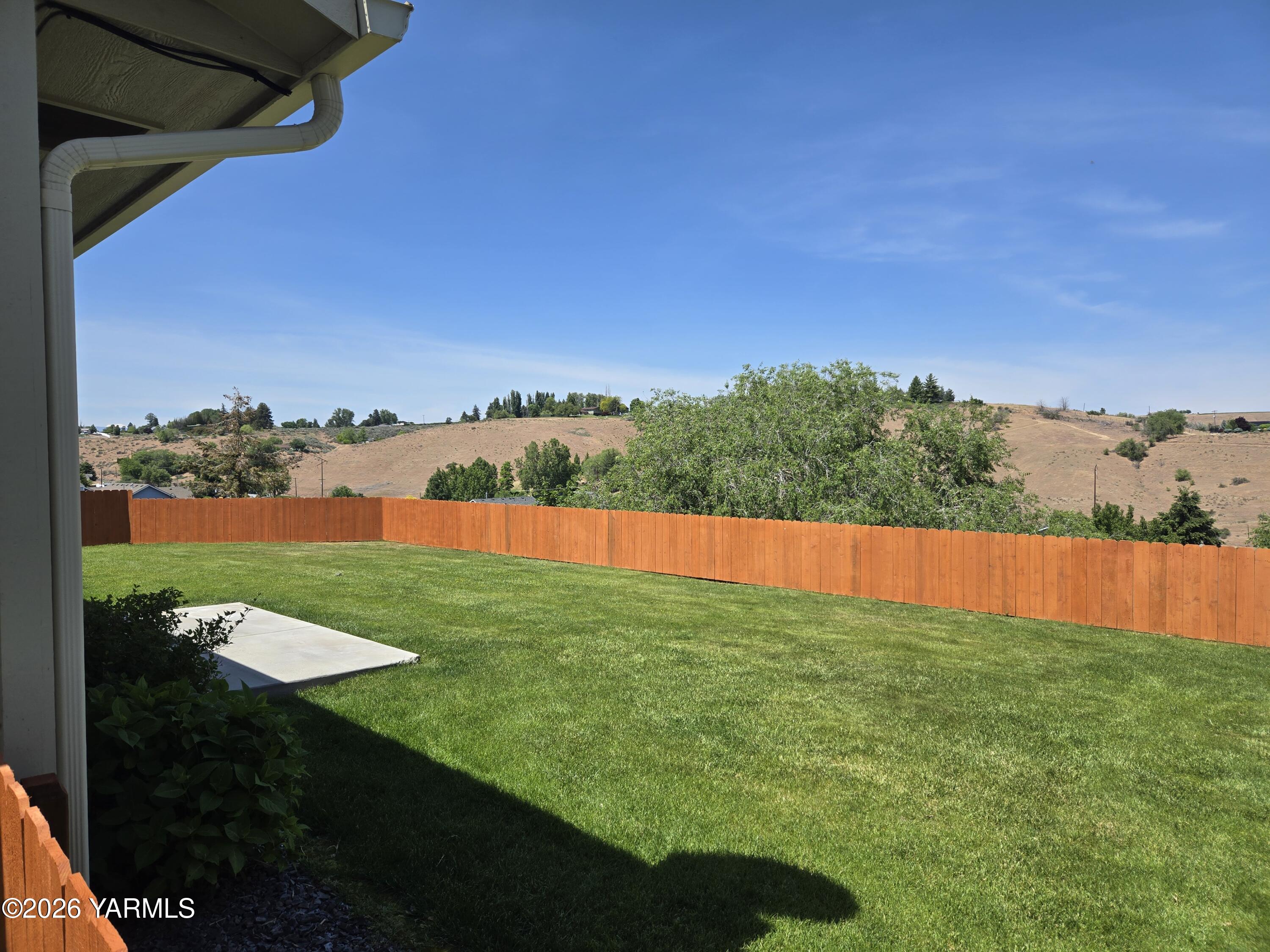 1609 W Naches Ave