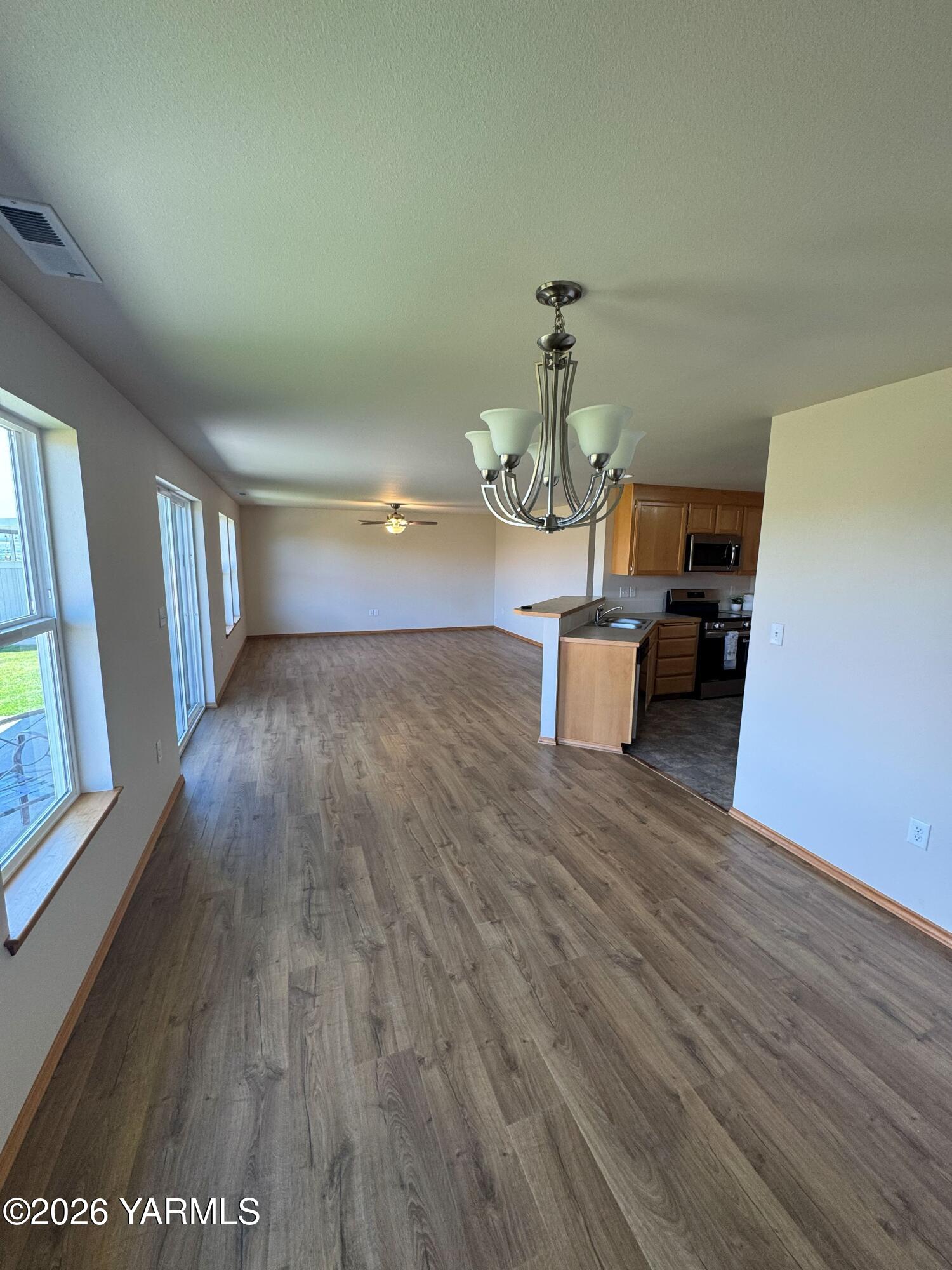 1609 W Naches Ave