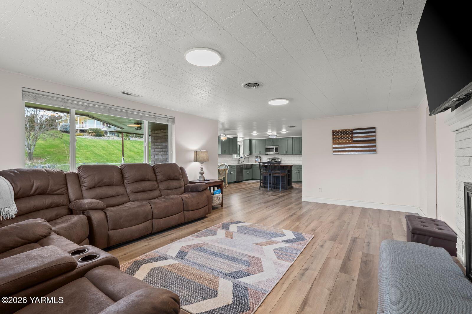 651 Pleasant Valley Rd