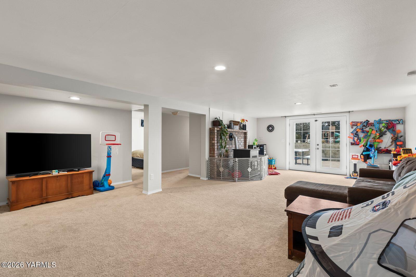 651 Pleasant Valley Rd