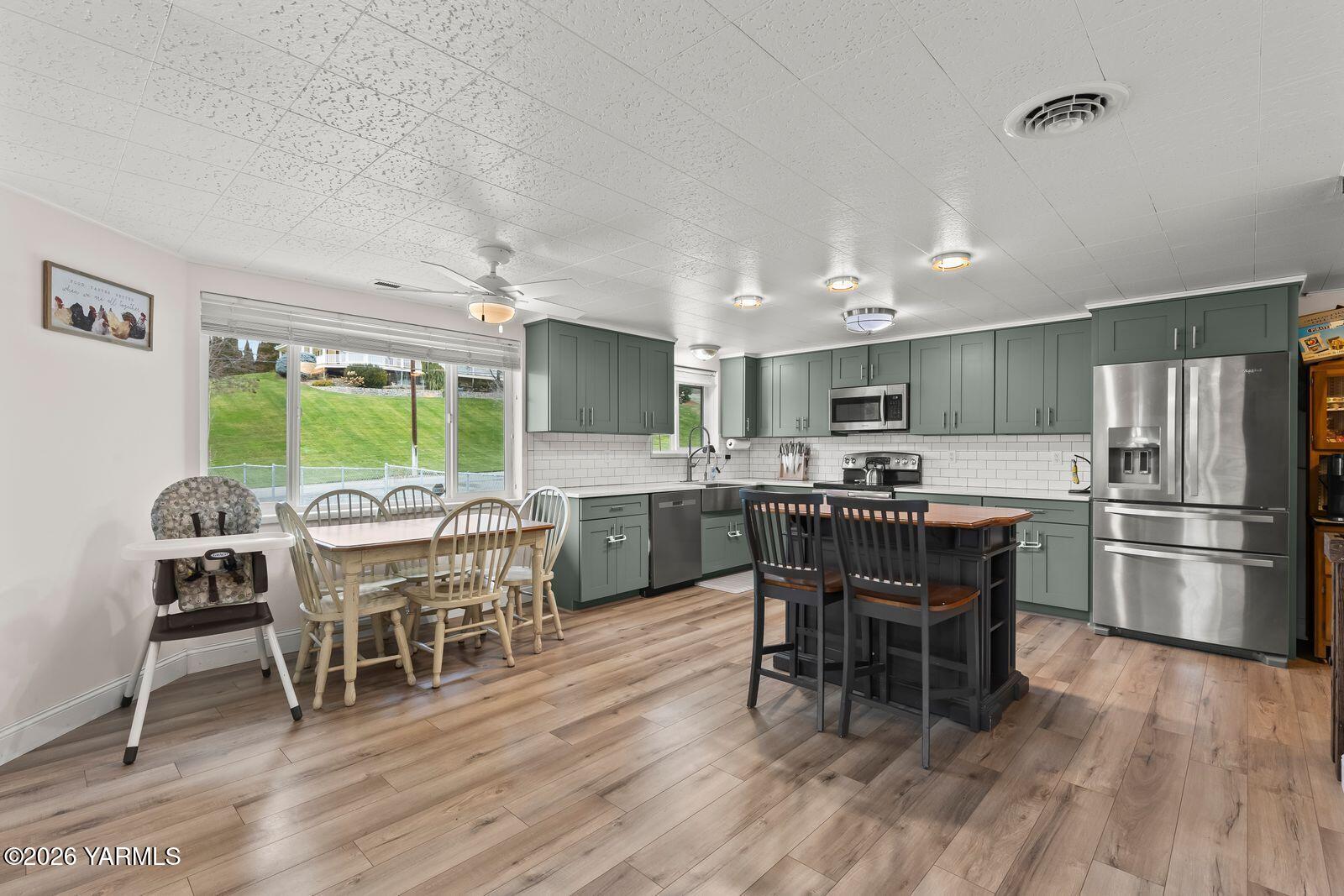 651 Pleasant Valley Rd