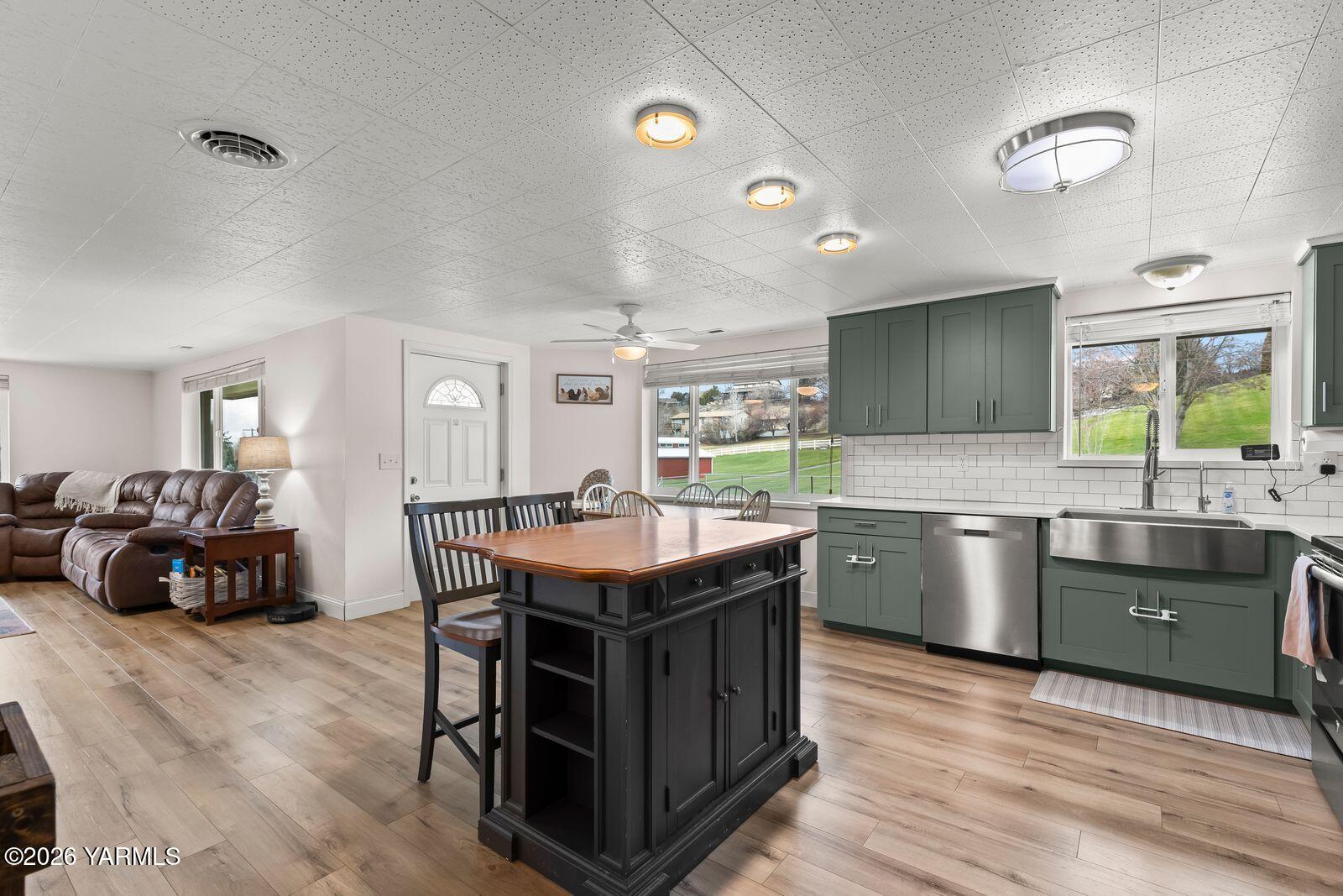 651 Pleasant Valley Rd