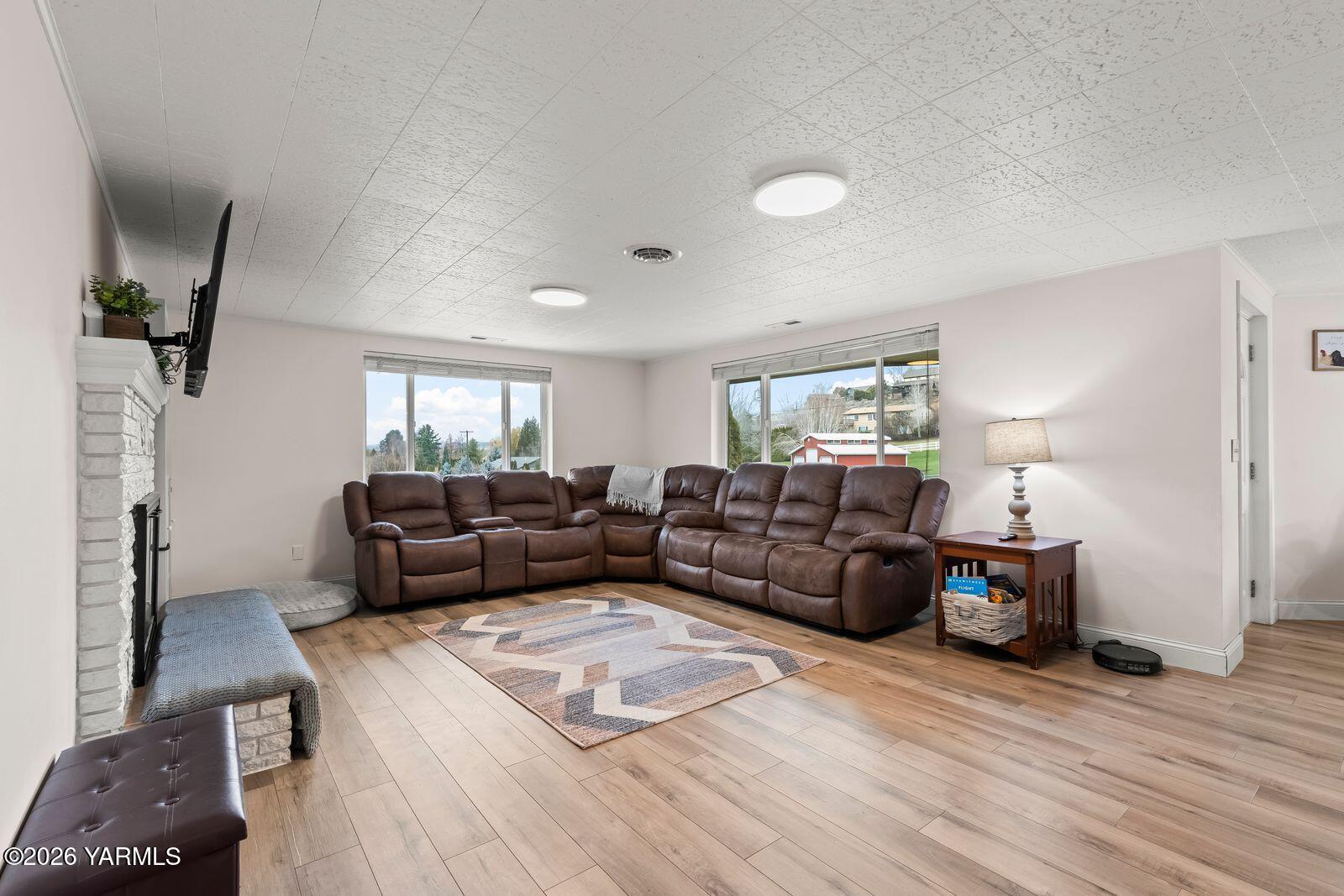651 Pleasant Valley Rd