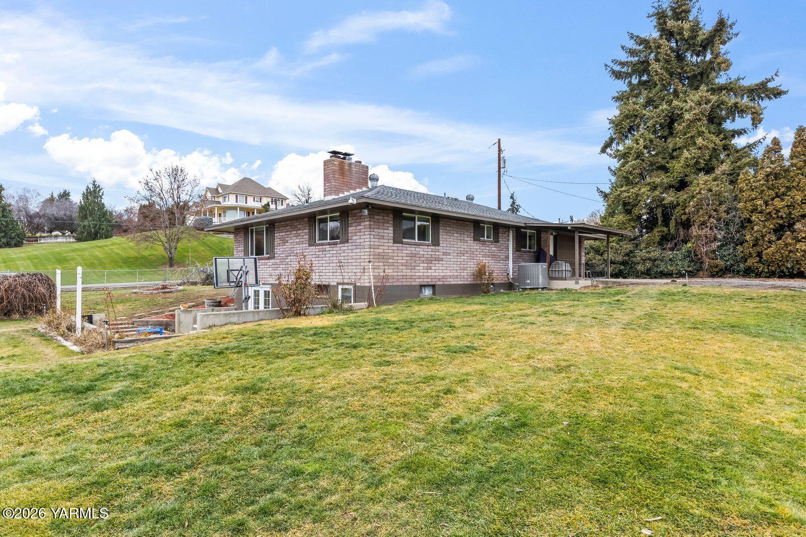 651 Pleasant Valley Rd