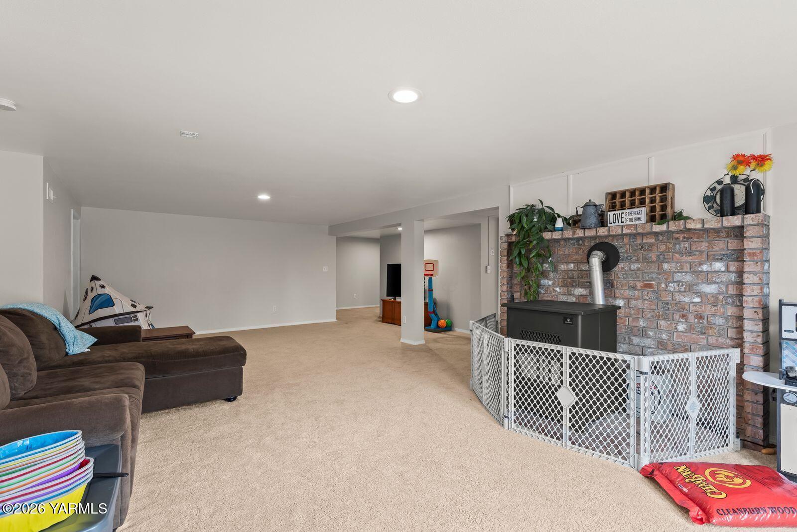 651 Pleasant Valley Rd
