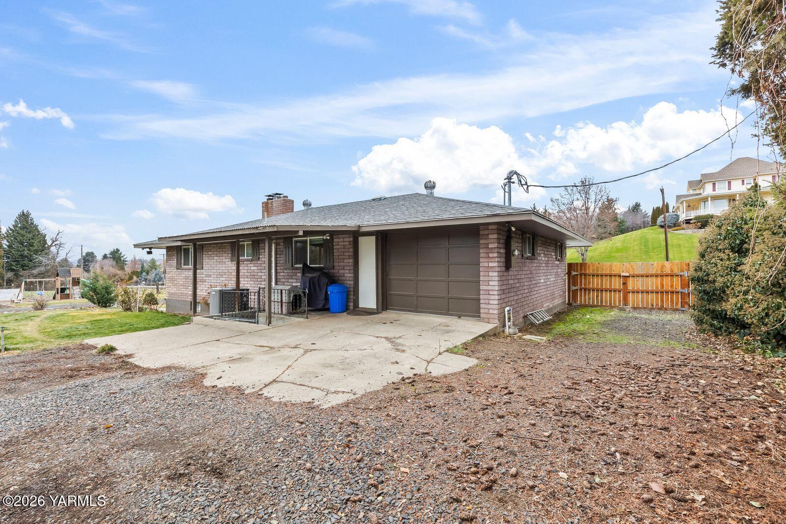651 Pleasant Valley Rd