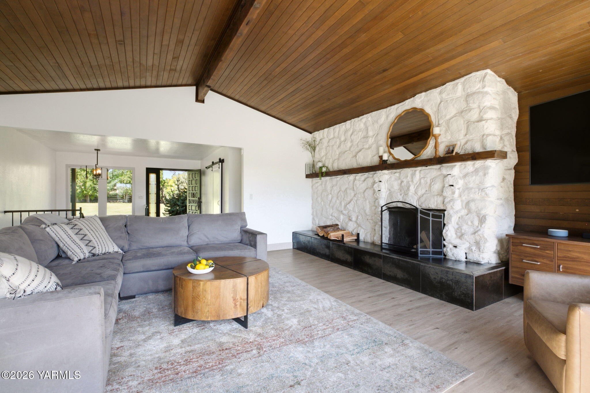 1953 Crusher Canyon Rd