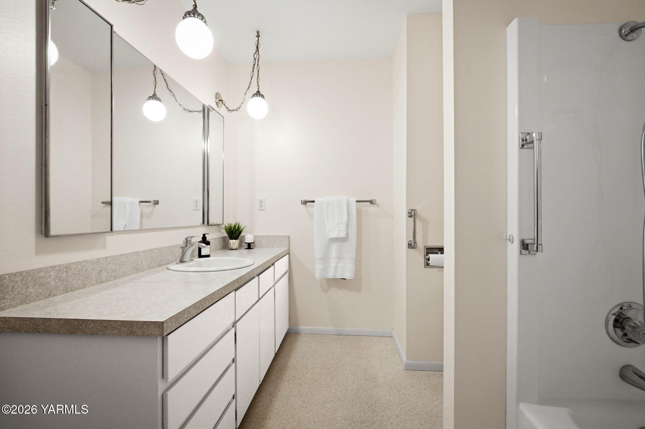 5910 W Lincoln Ave Unit: 10