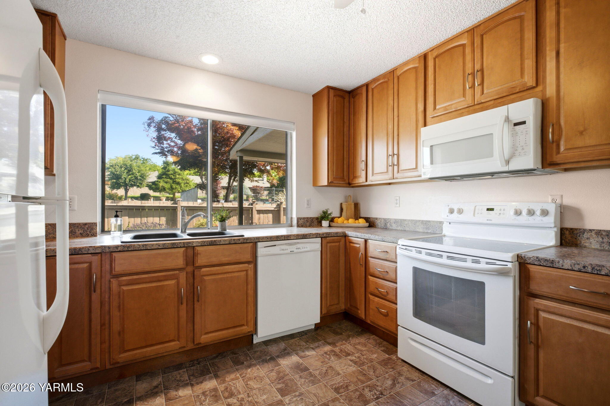 5910 W Lincoln Ave Unit: 10
