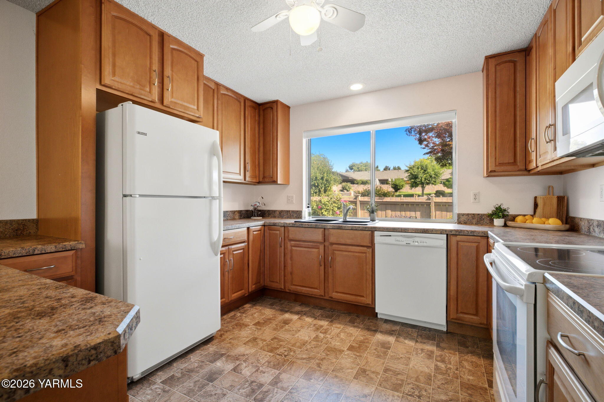 5910 W Lincoln Ave Unit: 10