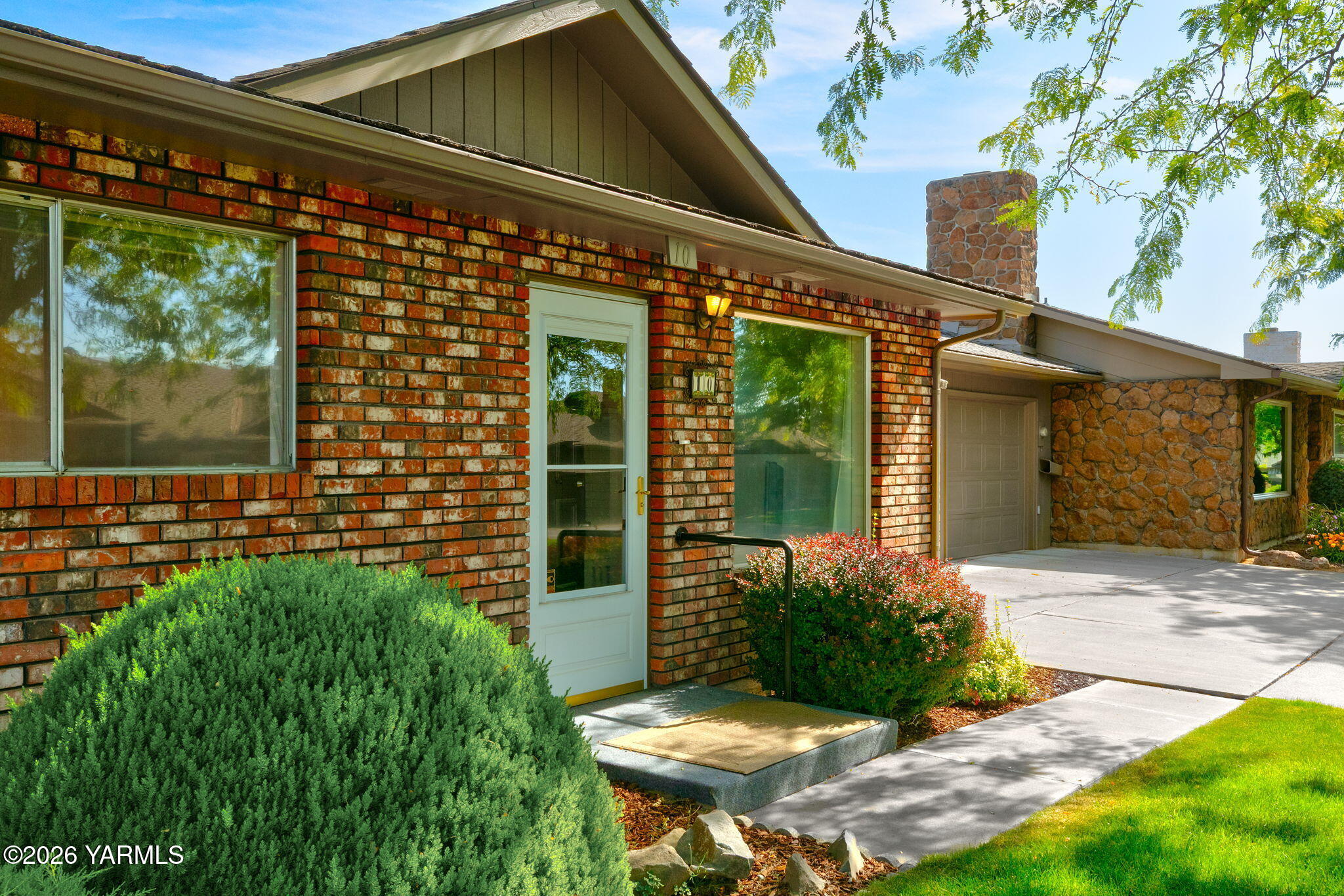 5910 W Lincoln Ave Unit: 10