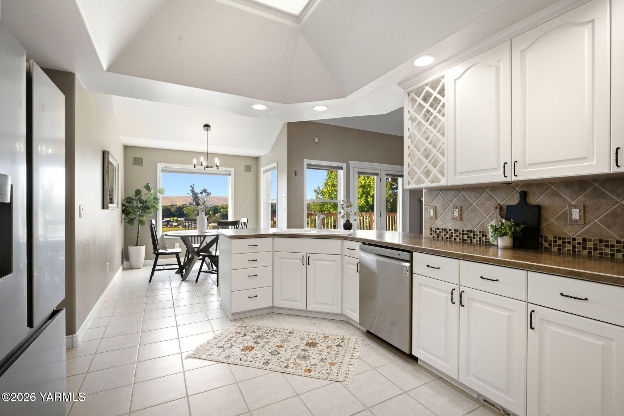 7508 Meadow Ln