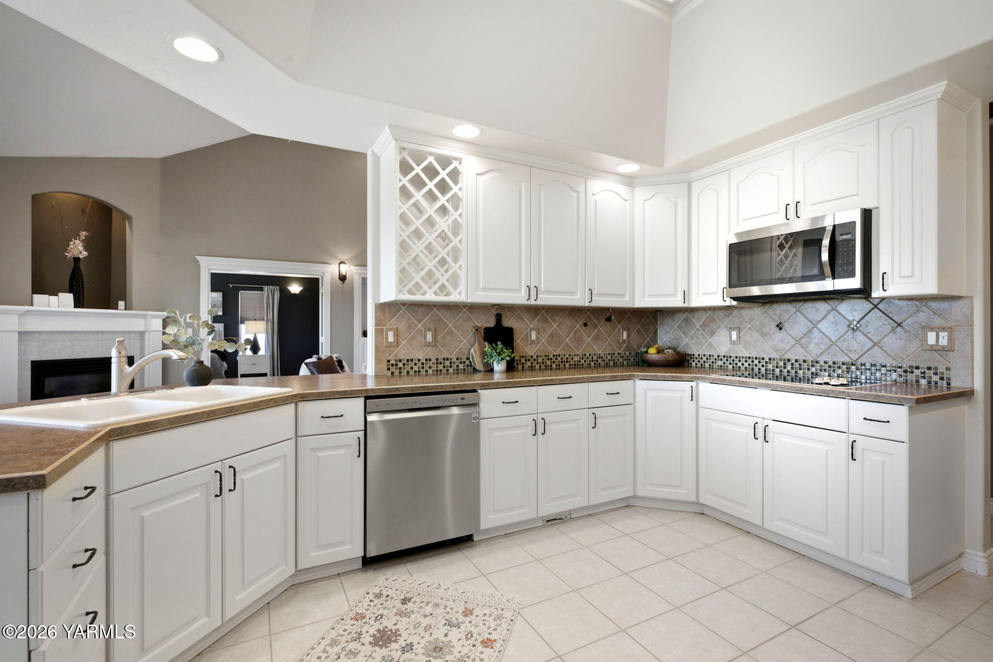7508 Meadow Ln