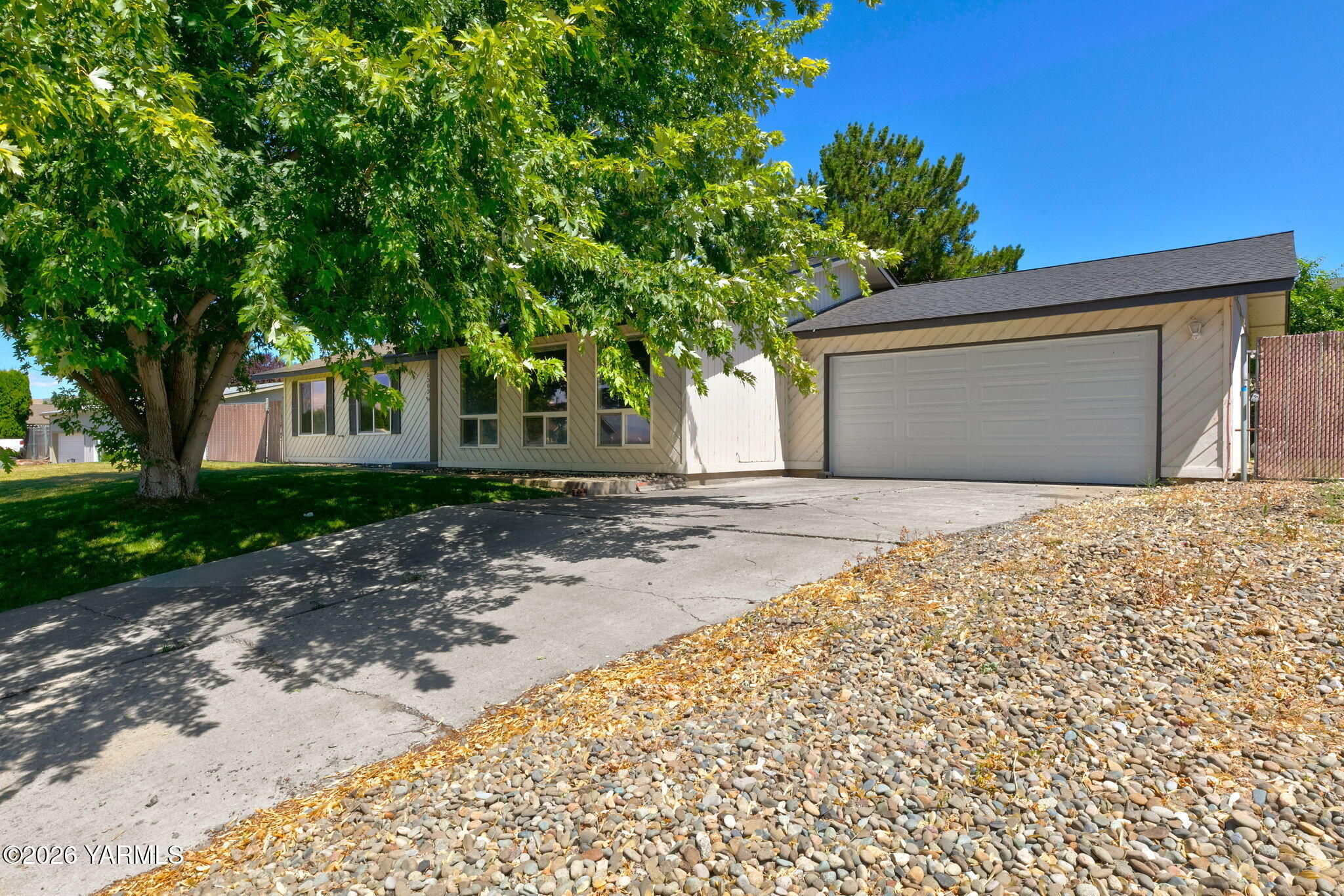 5303 N Sky Vista Ave