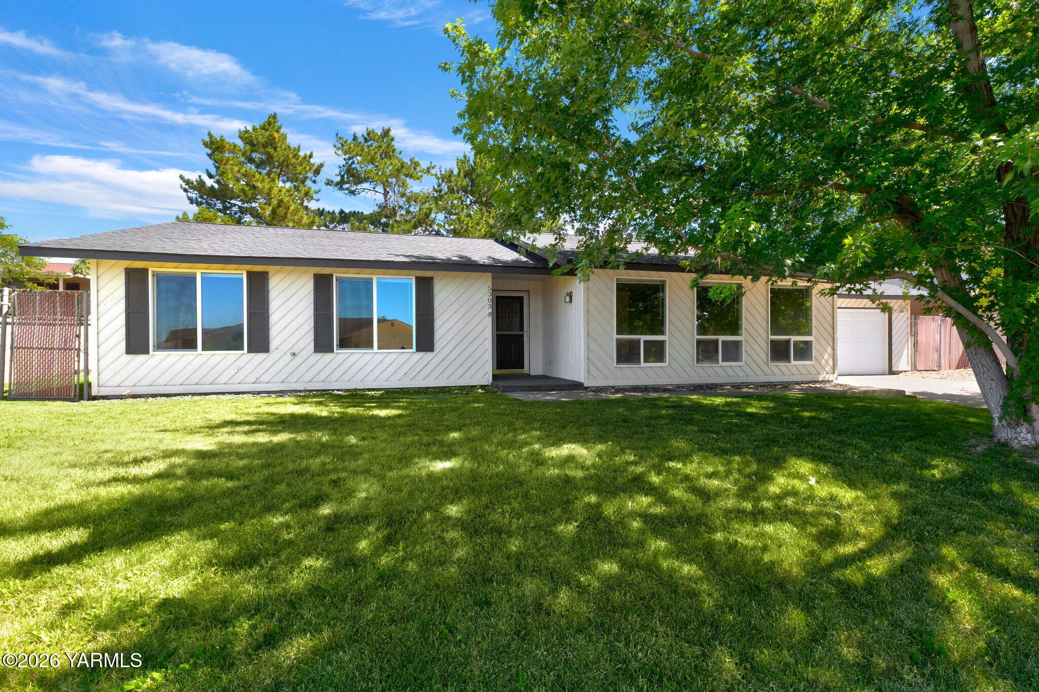 5303 N Sky Vista Ave