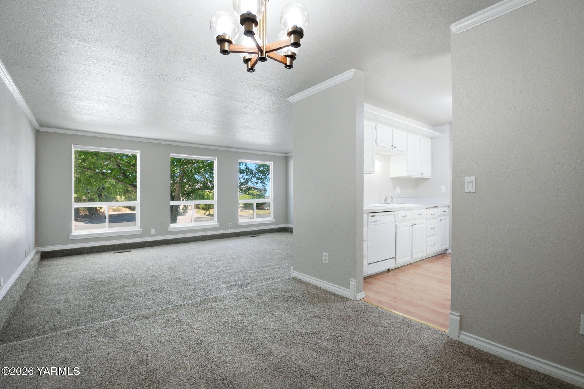 5303 N Sky Vista Ave