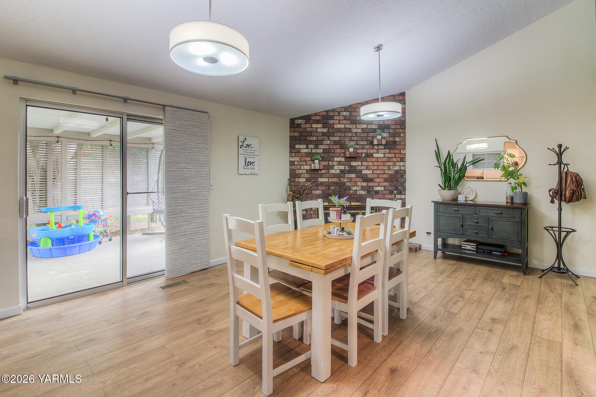 310 S 50th Ave