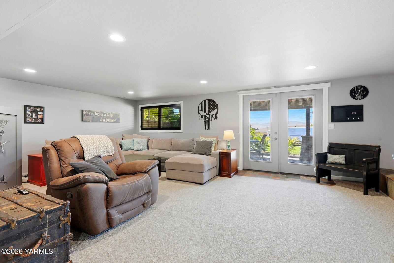 506 N 62nd Ave