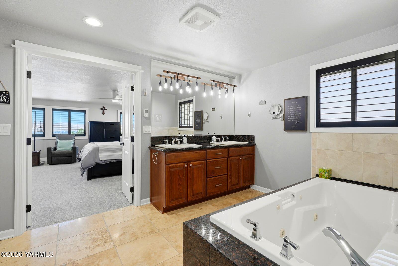 506 N 62nd Ave