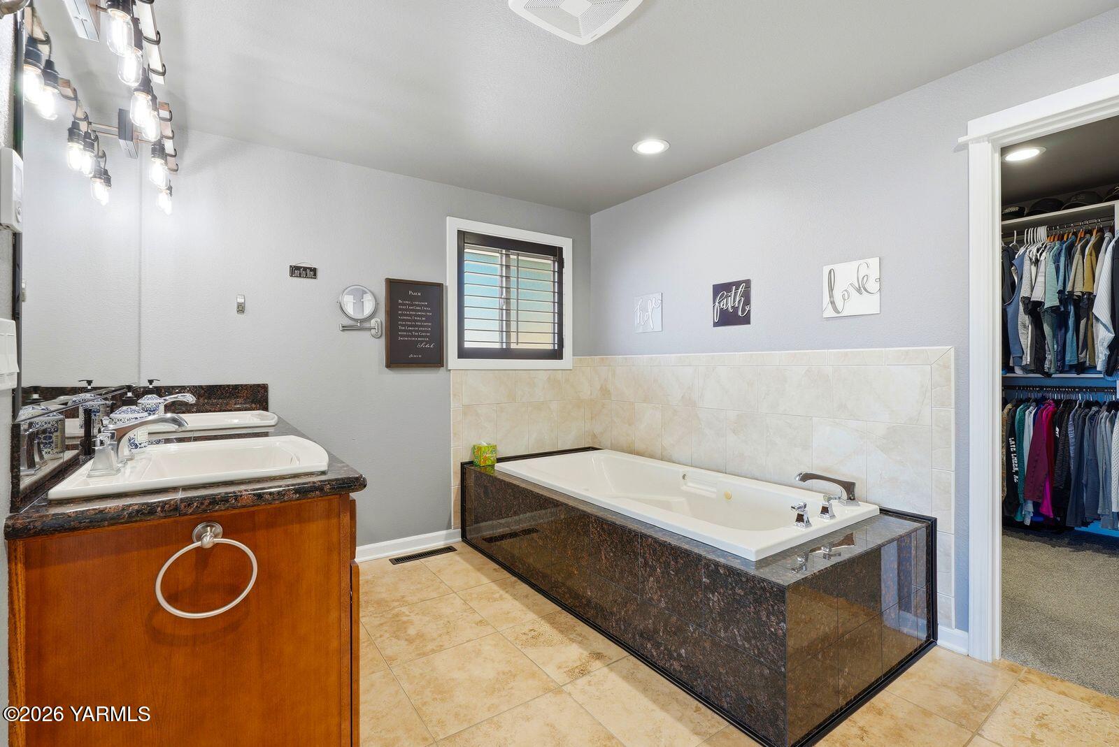506 N 62nd Ave