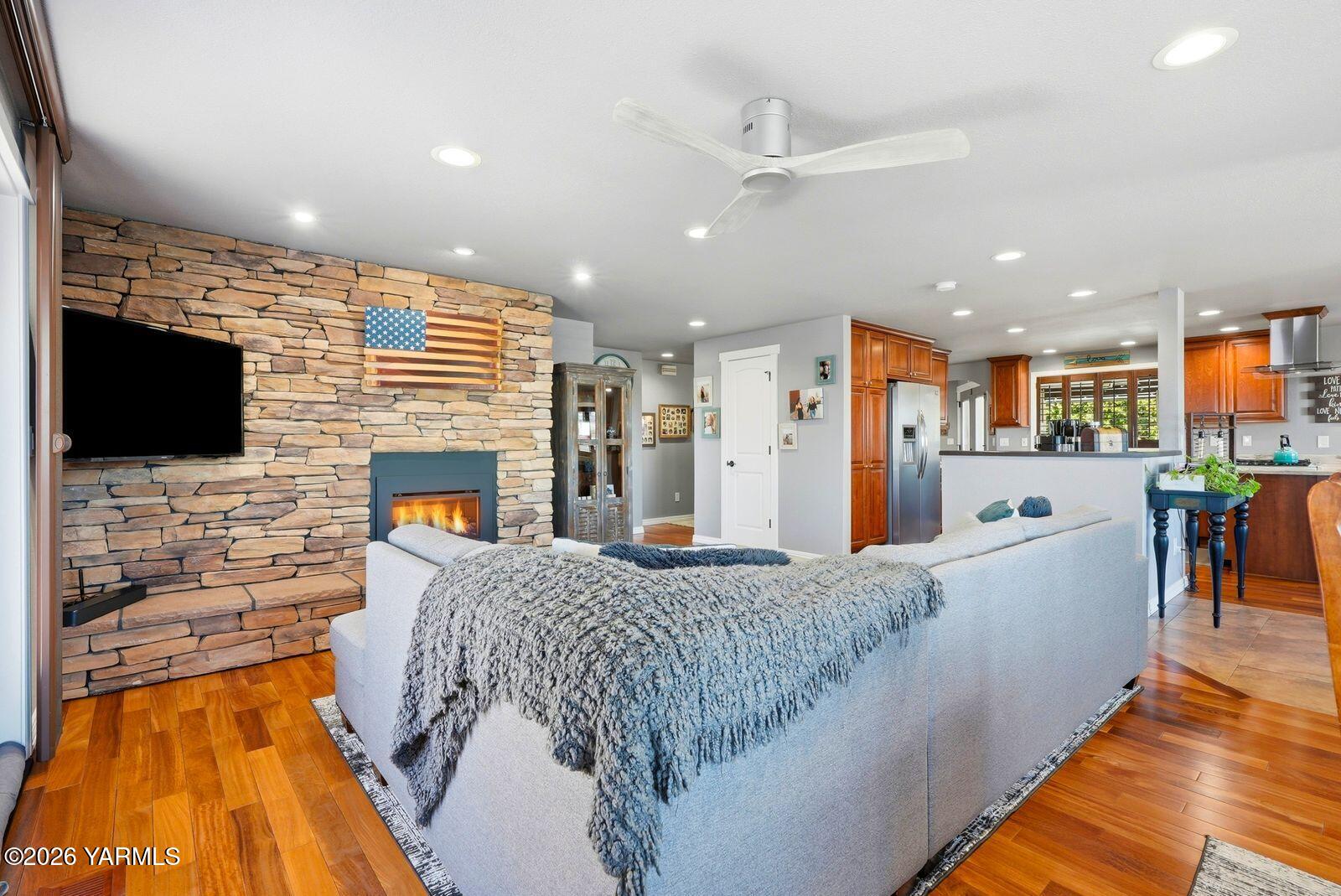 506 N 62nd Ave