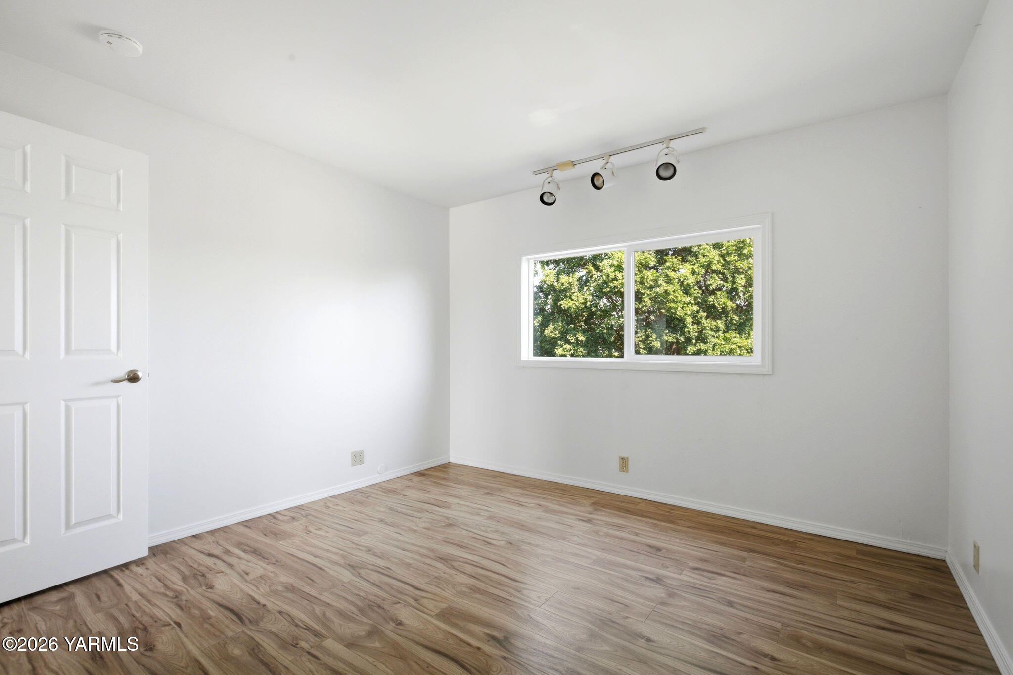 1660 Thompson Rd