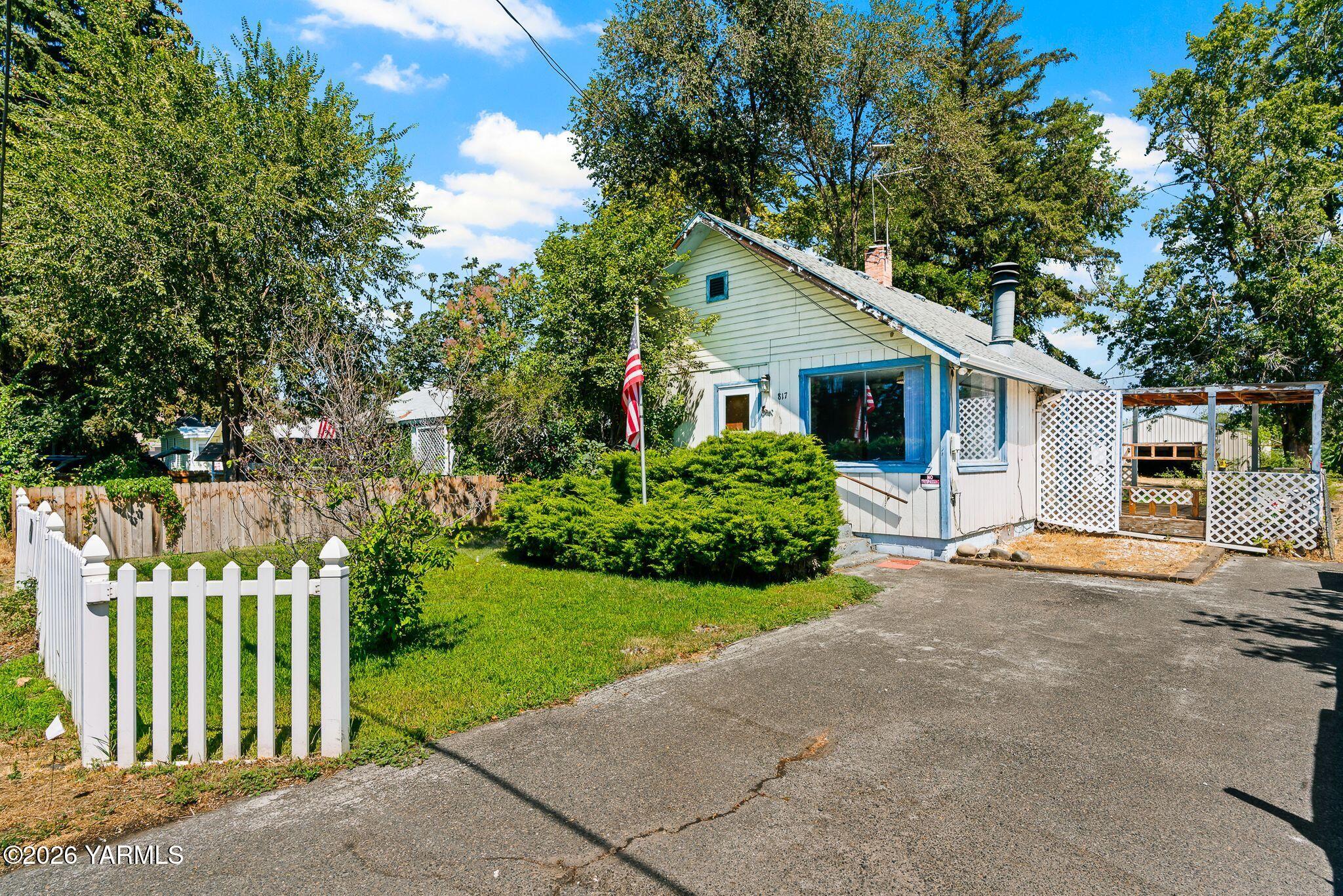 817 N 34th Ave