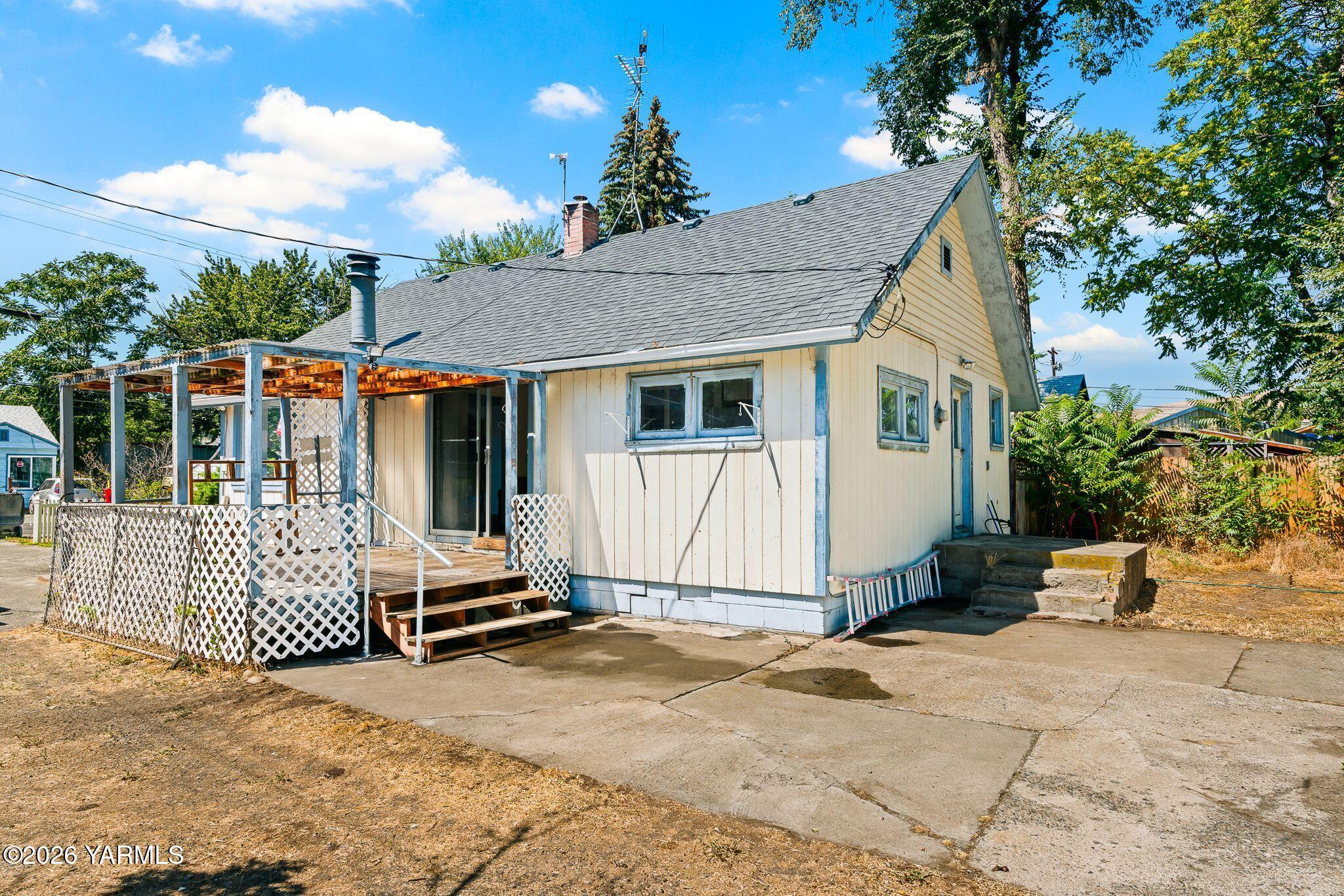 817 N 34th Ave
