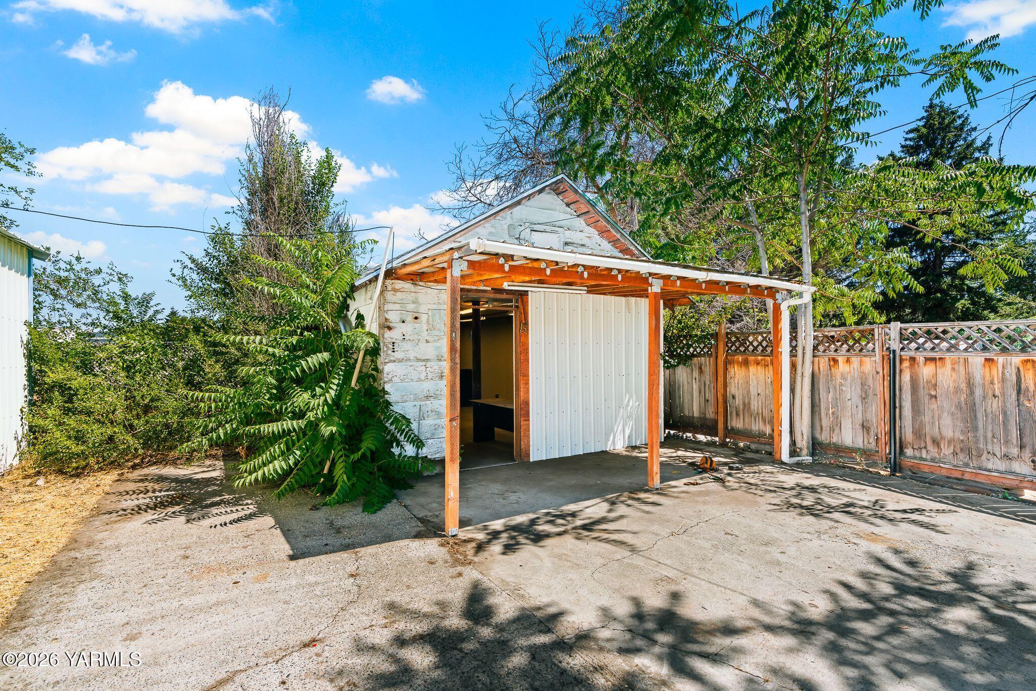 817 N 34th Ave