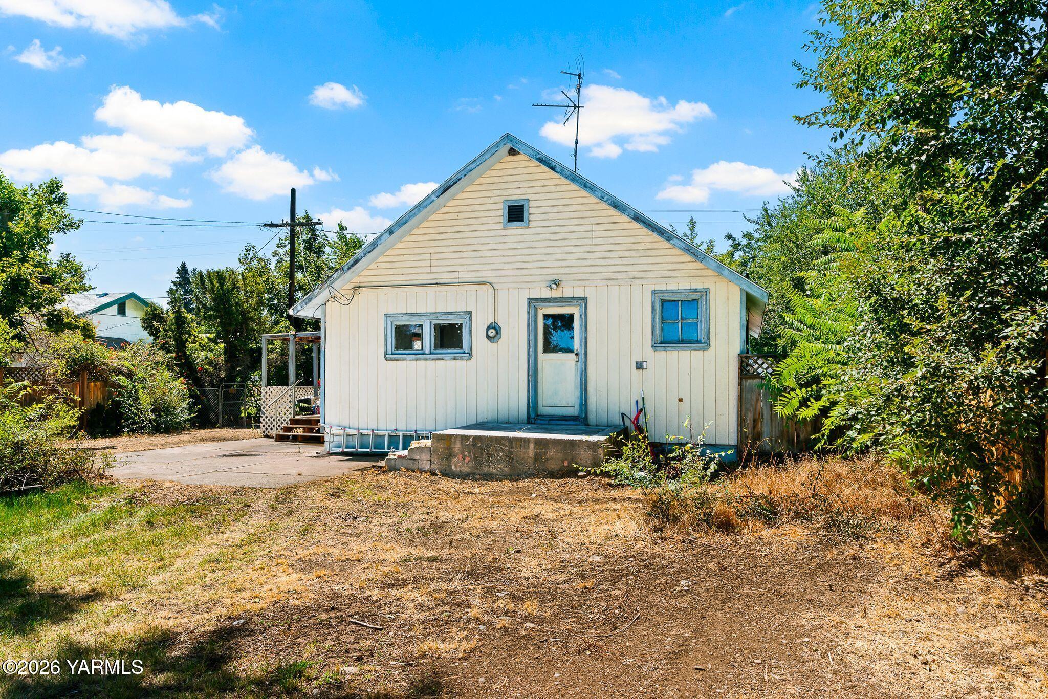 817 N 34th Ave