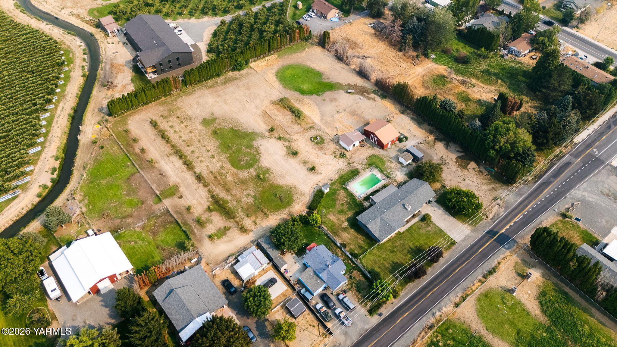 1709 Beaudry Rd
