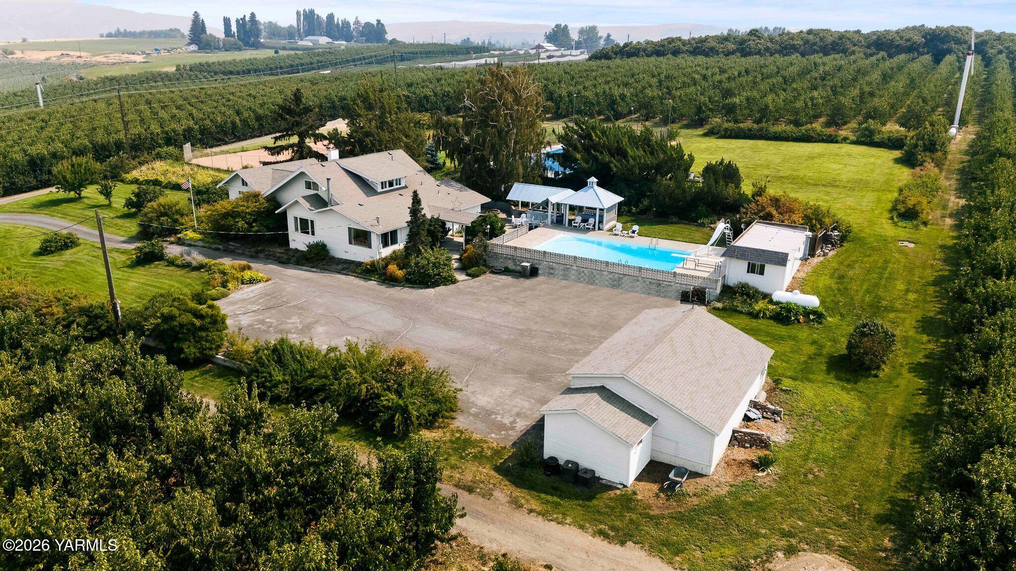 550 Dickerman Ln