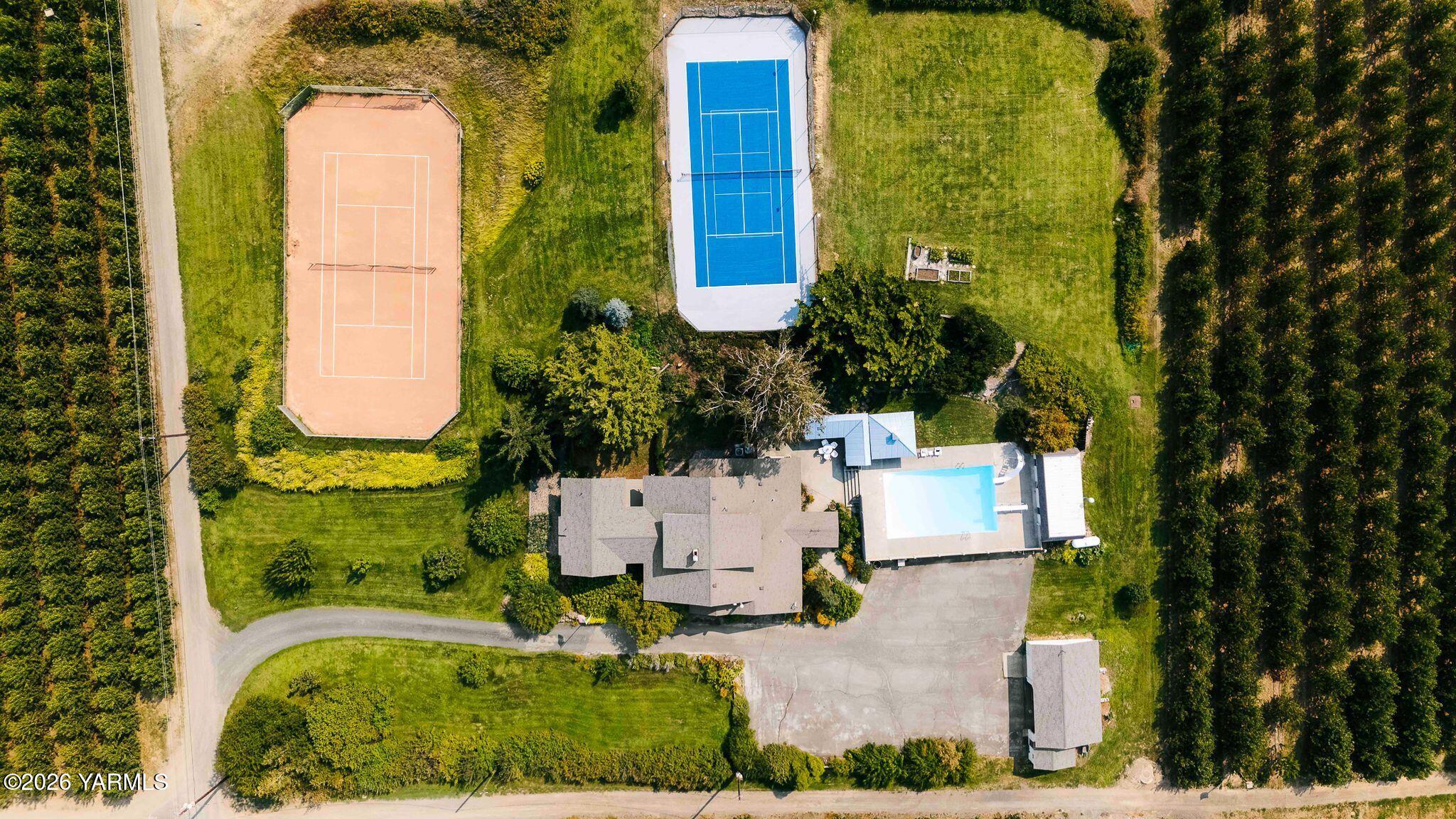 550 Dickerman Ln